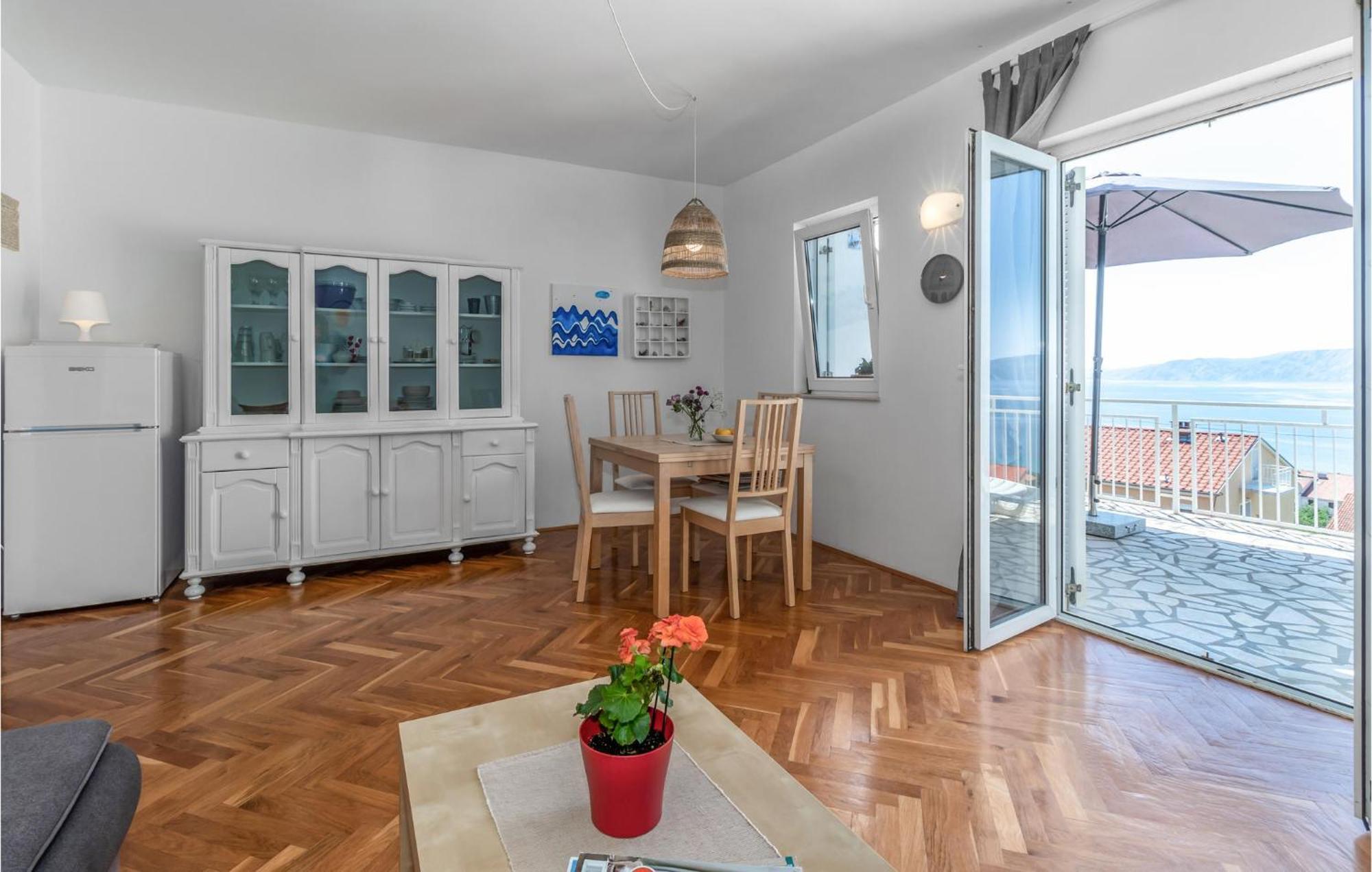 Lovely Apartment In Novi Vinodolski With Wifi Eksteriør bilde