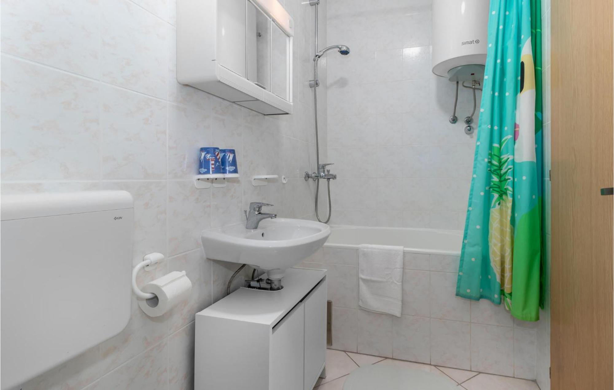 Lovely Apartment In Novi Vinodolski With Wifi Eksteriør bilde